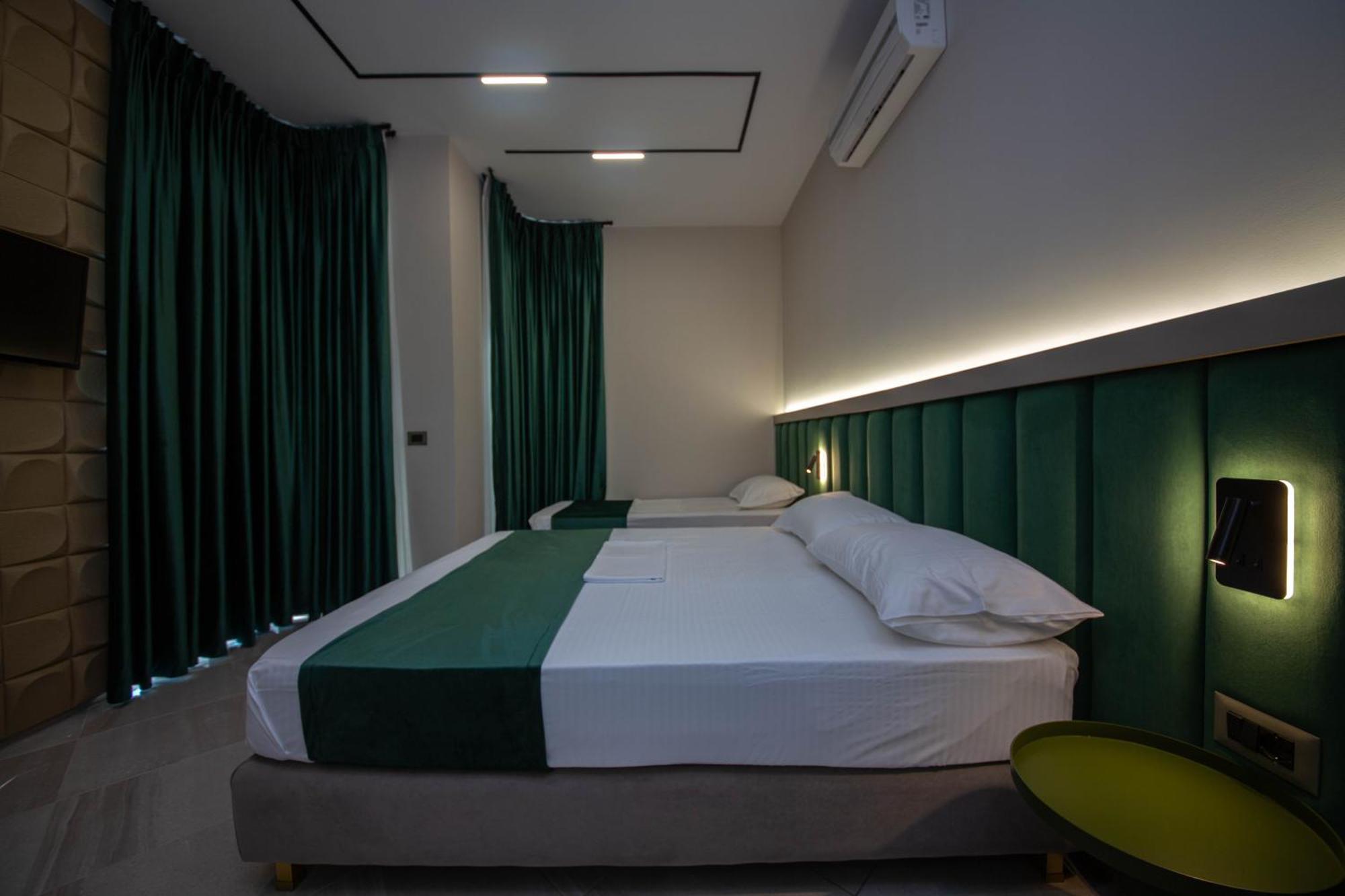 Royal Hotel Radhimë